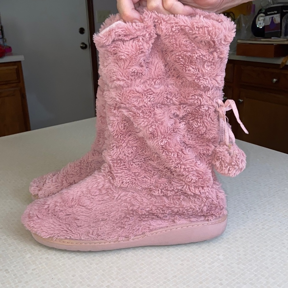 Pink slipper boots size 7-8